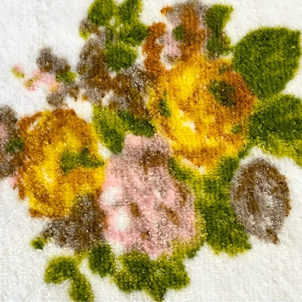 Vintage 70s Wamsutta Plush Floral Washcloths Set of Two